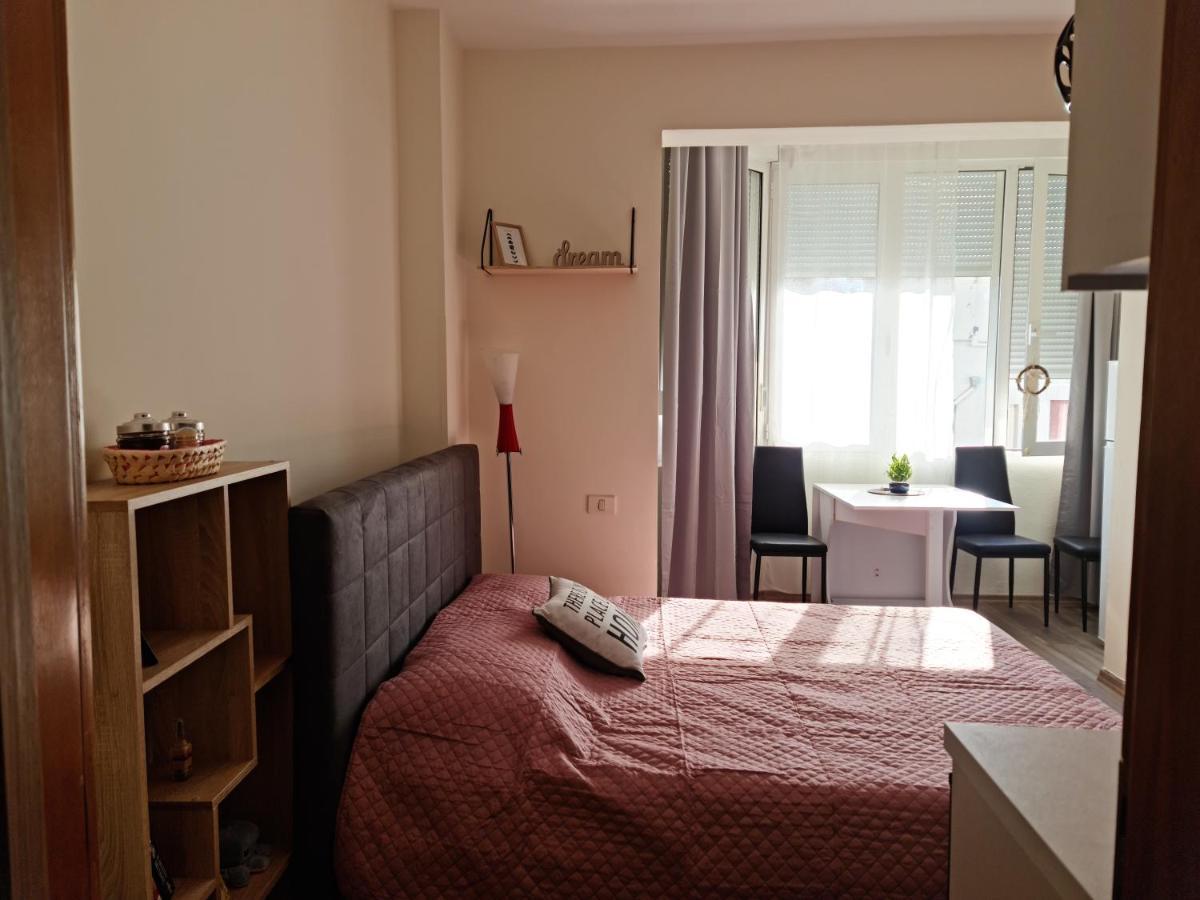 Lovely One Bedroom Studio In Tirana Exterior photo